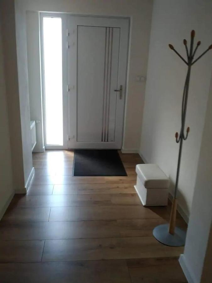 Slnecny Apartmanovy Dom Oslany Экстерьер фото